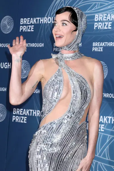 Katy Perry Barker Hanger 'da 11. Buluş Ödülleri' nde 6 Nisan 2025 'te Santa Monica, CA