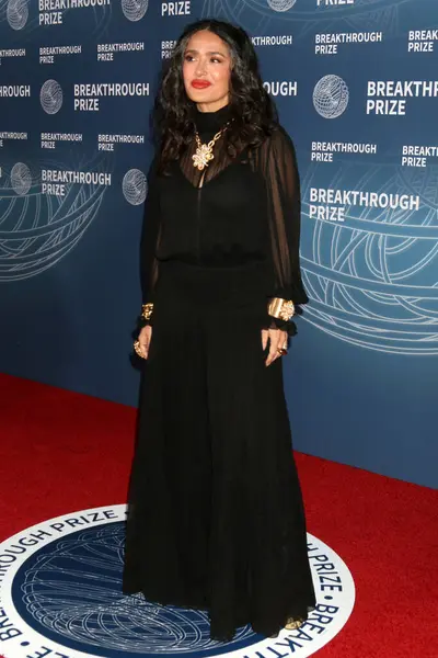  Salma Hayek, Barker Hanger 'da 6 Nisan 2025' te 11. Buluş Ödülleri 'nde Santa Monica, CA