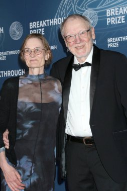 Jens Juul Holst, Mette M. Rosenkilde 5 Nisan 2025 'te Barker Hanger' da 11.