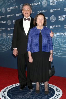Michel C. Nussenzweig, Svetlana Mojsov 5 Nisan 2025 'te Barker Hanger' da 11.