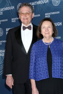 Michel C. Nussenzweig, Svetlana Mojsov 5 Nisan 2025 'te Barker Hanger' da 11.