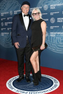 Nick Paul, Justine Fedak Barker Hanger 'da 11. Buluş Ödülleri' nde 5 Nisan 2025 'te Santa Monica, CA