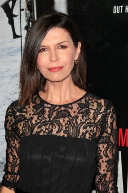 Finola Hughes, 30 Eylül 2013 'te Beverly Hills, CA' de Sinema Sanatları ve Bilimleri Akademisi 'nde Kaptan Phillips Premiere' de.