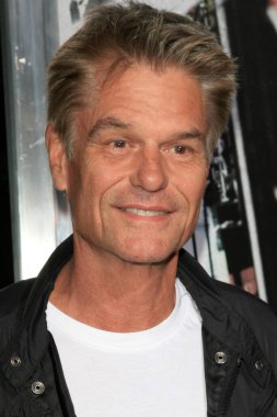 Harry Hamlin, 30 Eylül 2013 'te Beverly Hills, CA' de Sinema Sanatları ve Bilimleri Akademisi 'nde Kaptan Phillips Premiere' de.