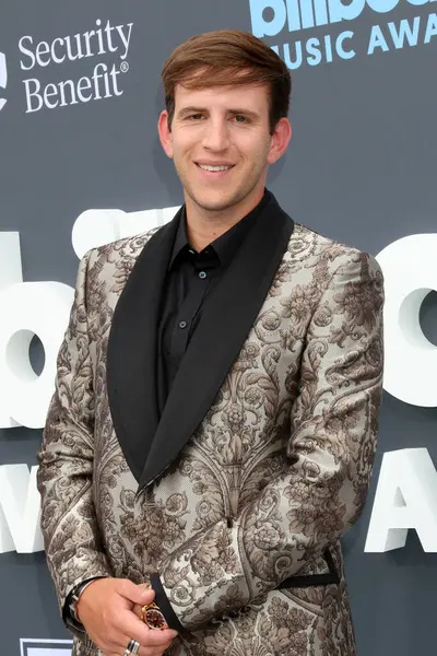 Illenium, 15 Mayıs 2022 'de Las Vegas' ta Akademi Sinema Müzesi 'nde 2022 Billboard Müzik Ödülleri' nde