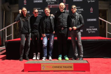 Jeff Schroeder, Stephen Perkins, Jimmy Chamberlin, Billy Corgan, Perry Farrell TCL Çin Tiyatrosu 'nun çimento seremonisinde The Smashing Pumpkins El Yazıları 11 Mayıs 2022' de Los Angeles, CA