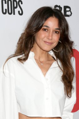 Emmanuelle Chriqui, 23 Nisan 2025 'te Harmony Gold' daki Mob Cop Premiere 'de Los Angeles, CA
