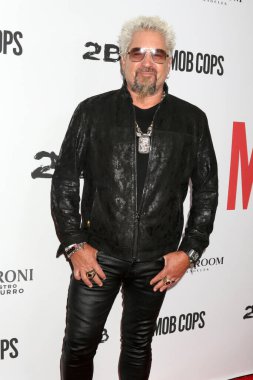 Guy Fieri, 23 Nisan 2025 'te Harmony Gold' daki Mob Cop Prömiyeri 'nde Los Angeles' ta.