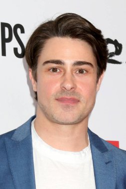 23 Nisan 2025 'te Harmony Gold' daki Mob Cop Premiere 'de Paris Dylan, Los Angeles, CA