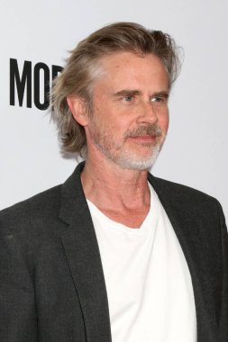 Sam Trammell, 23 Nisan 2025 'te Harmony Gold' daki Mob Cop Premiere 'de.