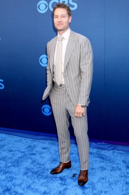 Justin Hartley CBS Festivali 2025 Paramount Stüdyoları 'nda 7 Mayıs 2025, Los Angeles, CA