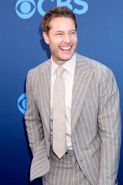 Justin Hartley CBS Festivali 2025 Paramount Stüdyoları 'nda 7 Mayıs 2025, Los Angeles, CA