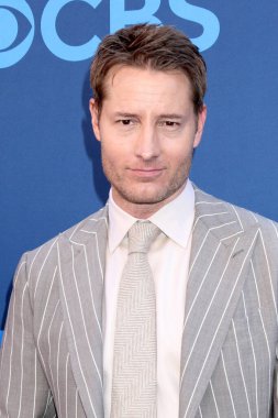 Justin Hartley CBS Festivali 2025 Paramount Stüdyoları 'nda 7 Mayıs 2025, Los Angeles, CA