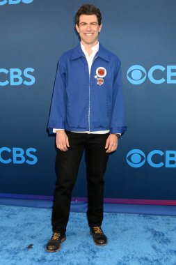 Max Greenfield, CBS Festivali 2025 Paramount Stüdyoları 'nda 7 Mayıs 2025, Los Angeles, CA