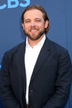 Max Thieriot CBS Festivali 2025 Paramount Stüdyoları 'nda 7 Mayıs 2025, Los Angeles, CA