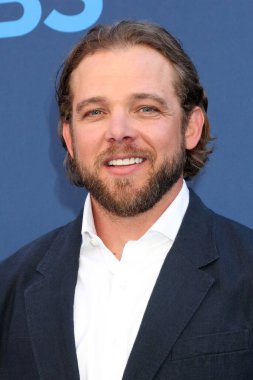 Max Thieriot CBS Festivali 2025 Paramount Stüdyoları 'nda 7 Mayıs 2025, Los Angeles, CA