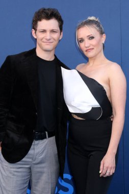 Montana Jordan, Emily Osment CBS Festivali 2025 Paramount Stüdyoları 'nda 7 Mayıs 2025, Los Angeles, CA