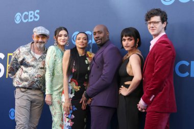 Ritchie Coster, Inga Schlingmann, Rochelle Aytes, Morris Chestnut, Eve Harlow, Peter Mark Kendall CBS Festivali 2025 Paramount Stüdyoları 'nda 7 Mayıs 2025, Los Angeles, CA