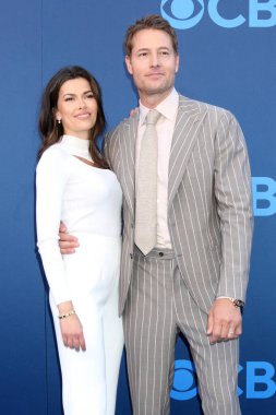 Sofia Pernas, Justin Hartley CBS Festivali 2025 Paramount Stüdyoları 'nda 7 Mayıs 2025, Los Angeles, CA