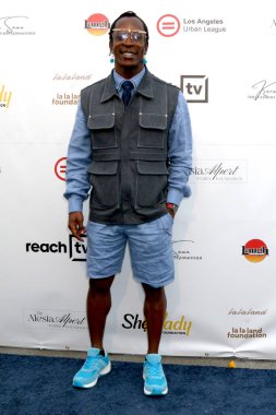 Shaka Smith 'in 3. Geleneksel Yetişkin Balosu 17 Mayıs 2025' te Los Angeles 'ta Arı Kovanı' nda Yıldızların Altında Bir Gece