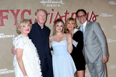 Christine Ebersole, Ed Begley Jr., Hunter King, Megyn Price, Diedrich Bader Hallmark Emmy Ödülleri 'nde 29 Mayıs 2025' te Hollywood, CA