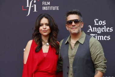 Alyssa Diaz, Gustavo Galindo LALIFF 2025 Açılış Gecesinde 28 Mayıs 2025 tarihinde Los Angeles, CA
