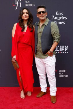 Alyssa Diaz, Gustavo Galindo LALIFF 2025 Açılış Gecesinde 28 Mayıs 2025 tarihinde Los Angeles, CA