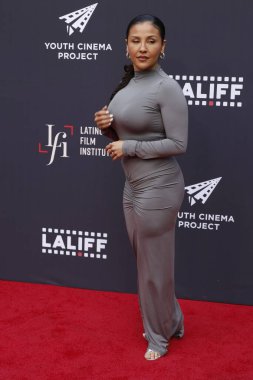 Annie Gonzalez, 28 Mayıs 2025 'te TCL Çin Tiyatrosu IMAX' ta LALIFF 2025 açılış gecesinde, CA