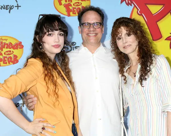 Phineas 'ta Ondine Caolla Bader, Diedrich Bader, Dulcy Rogers ve Ferb Sezon 5, Dünya prömiyeri Nya Stüdyoları' nda 31 Mayıs 2025, Los Angeles, CA