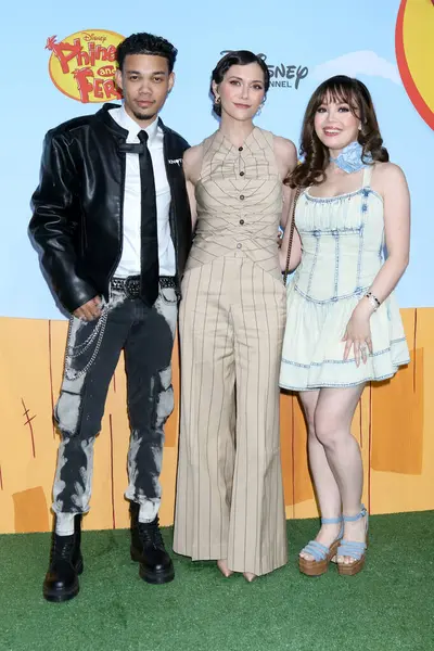Roshon Fegan, Alyson Stoner, Anna Maria Perez de Tagle Phineas 'ta ve Ferb Sezon 5 Dünya prömiyeri Nya Stüdyoları' nda 31 Mayıs 2025, Los Angeles, CA