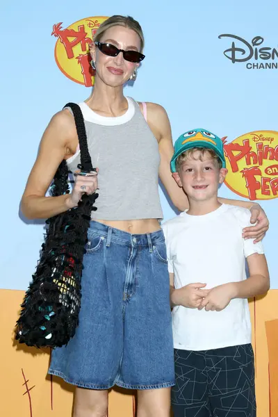 Whitney Port, Sonny Sanford Rosenman Phineas 'ta ve Ferb Sezon 5 Dünya prömiyeri Nya Stüdyoları' nda 31 Mayıs 2025, Los Angeles, CA