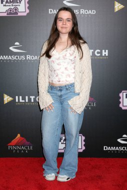 4 Haziran 2025 'te Calabasas Regency Tiyatrosu' ndaki Little Angels Premiere 'de Briona Ward.