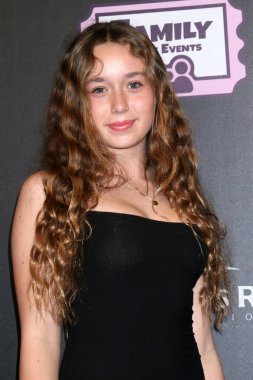 Dakota Schafer, Calabasas Regency Tiyatrosu 'ndaki Little Angels Premiere' de 4 Haziran 2025 'te Calabasas, CA