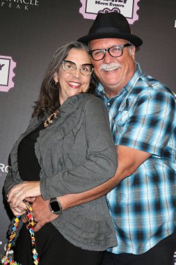 Hope Shapiro, Jesse Mackey 4 Haziran 2025 'te Calabasas Regency Tiyatrosu' ndaki Little Angels Premiere 'de.