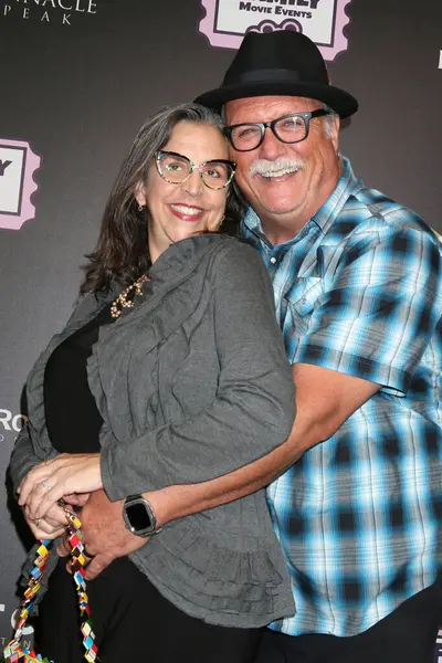 Hope Shapiro, Jesse Mackey 4 Haziran 2025 'te Calabasas Regency Tiyatrosu' ndaki Little Angels Premiere 'de.