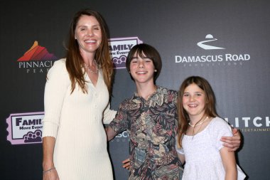 Simone Bonser, Judah Bonser, Lainey Bonser Regency Theater Calabasas 'taki Little Angels galasında 4 Haziran 2025' te, Calabasas, CA