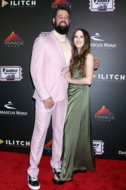 Taylor Cole, Kayla Cole Regency Theater Calabasas 'taki Little Angels galasında 4 Haziran 2025' te Calabasas, CA