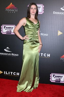 Samantha Gomez, Calabasas Regency Tiyatrosu 'ndaki Little Angels Premiere' de 4 Haziran 2025 'te Calabasas, CA