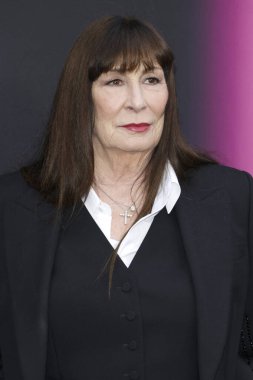 Anjelica Huston, TCL Çin Tiyatrosu 'nun 3 Haziran 2025' te Los Angeles 'taki balerin dünya prömiyerinde.