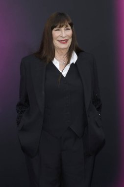 Anjelica Huston, TCL Çin Tiyatrosu 'nun 3 Haziran 2025' te Los Angeles 'taki balerin dünya prömiyerinde.