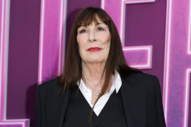 Anjelica Huston, TCL Çin Tiyatrosu 'nun 3 Haziran 2025' te Los Angeles 'taki balerin dünya prömiyerinde.