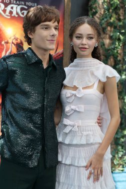 Mason Thames, Nico Parker, 7 Haziran 2025 'te Los Angeles' ta Akademi Sinema Müzesi 'nde Ejderhanı Nasıl Eğitirsin galasında.