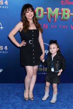 Anna Maria Perez de Tagle, Amelia Kline... 8 Temmuz 2025 'te Los Angeles, CA' da Vampirler Dünyası 'nın ilk gösteriminde.