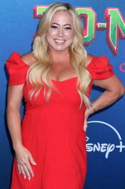 Sabrina Bryan, Vampirlerin Dünyası 'nın Şafağı 4' te El Capitan Tiyatrosu 'nda. 8 Temmuz 2025, Los Angeles, CA