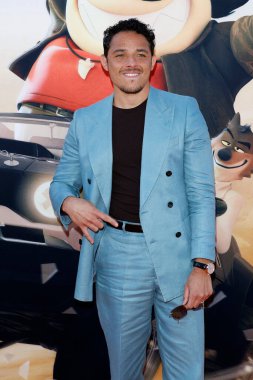 Anthony Ramos The Bad Guys 2 Los Angeles prömiyerinde TCL Çin Tiyatrosu IMAX 'ta 23 Temmuz 2025' te, Los Angeles, CA