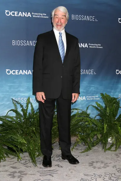 Sam Waterston, 26 Temmuz 2025 'te Laguna Sahili' nde düzenlenen 18. Yıllık Deniz Değişimi Yaz Partisi 'nde.