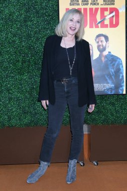 Barbara Crampton, 6 Ağustos 2025 'te Kuzey Hollywood' da, Garland Oteli 'ndeki Nuked Los Angeles Premiere' de.