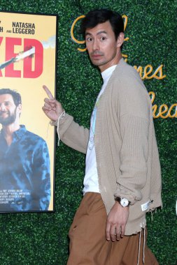 George Young, 6 Ağustos 2025 'te Kuzey Hollywood' da Garland Oteli 'nde Nükleer Patlama Los Angeles Prömiyeri' nde.