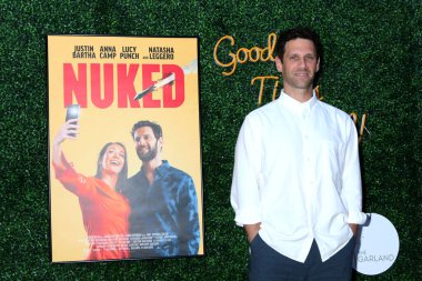 Justin Bartha, 6 Ağustos 2025 'te Kuzey Hollywood' da Garland Oteli 'ndeki Nuked Los Angeles Premiere' de.