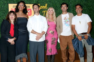 Natasha Leggero, Tawny Newsome, Justin Bartha, Anna Camp, George Young, Ignacio Serricchio 6 Ağustos 2025 'te Garland Hotel' deki Nuked Los Angeles Premiere 'de